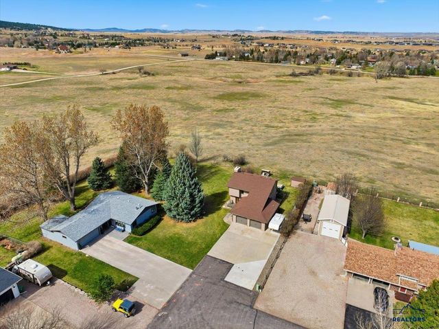 304 WILLOW DR, Spearfish, SD 57783