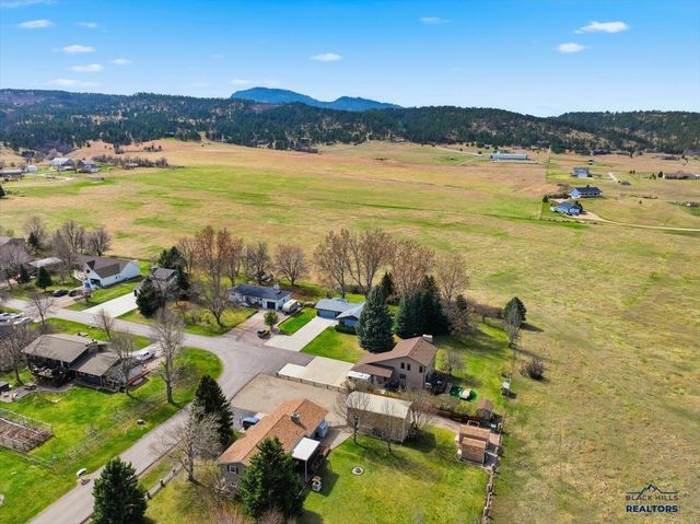 304 WILLOW DR, Spearfish, SD 57783