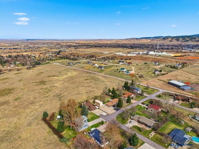 304 WILLOW DR, Spearfish, SD 57783