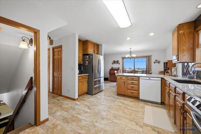 304 WILLOW DR, Spearfish, SD 57783