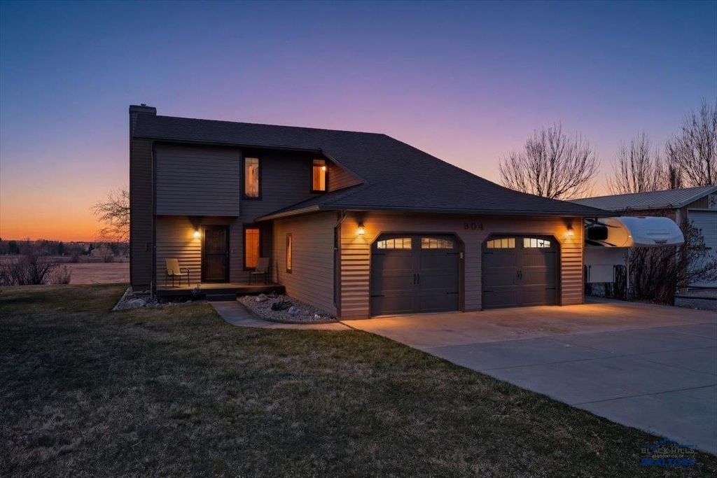 304 WILLOW DR, Spearfish, SD 57783