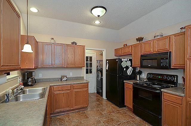 3112 Fairfield Drive, Grand Prairie, TX 75052