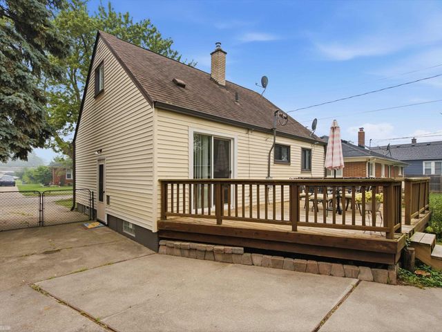 23801 Beverly Street, St Clair Shores, MI 48082