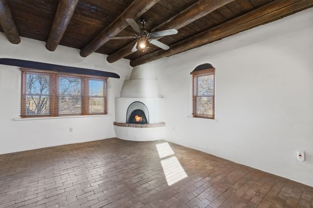 919 Camino Los Abuelos, Galisteo, NM 87540