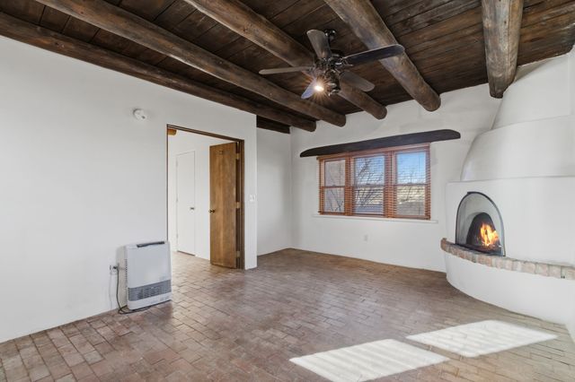 919 Camino Los Abuelos, Galisteo, NM 87540