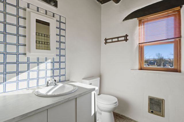 919 Camino Los Abuelos, Galisteo, NM 87540