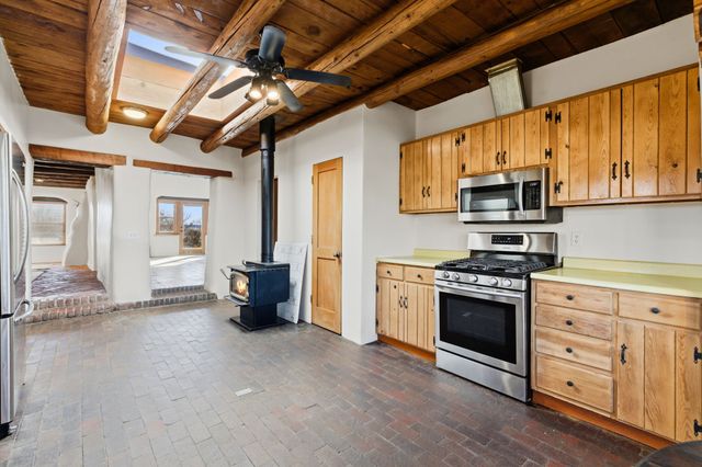 919 Camino Los Abuelos, Galisteo, NM 87540