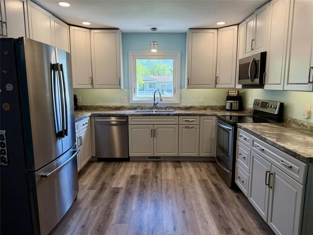 3214 Robin Road, Eau Claire, WI 54703