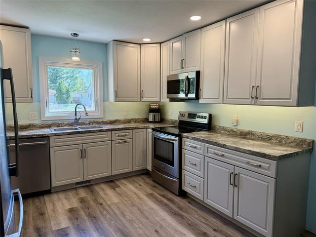 3214 Robin Road, Eau Claire, WI 54703