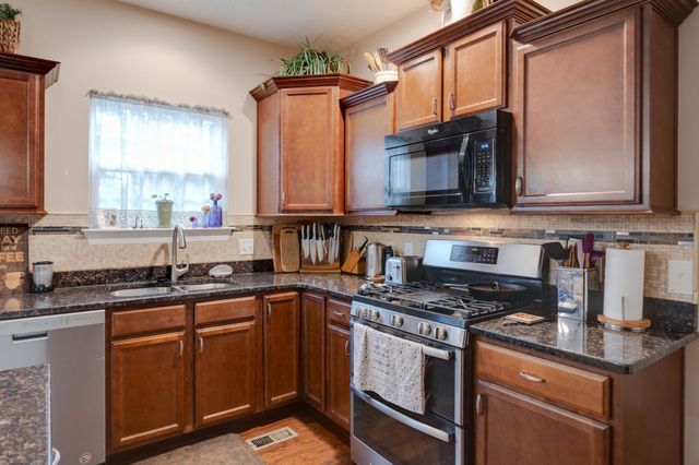 1212 Sundown Ct, Antioch, TN 37013