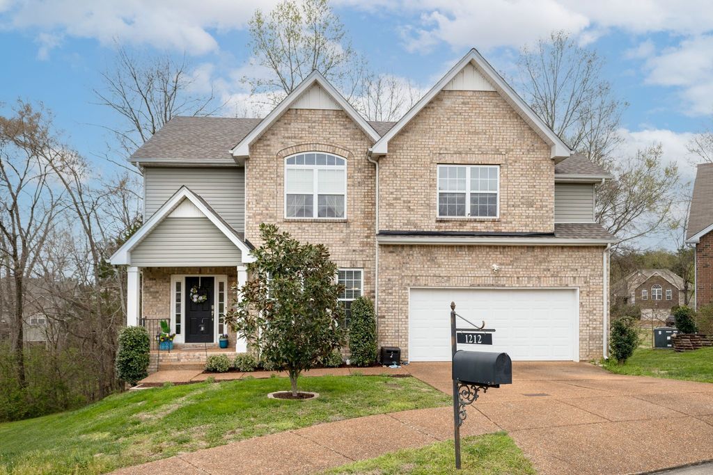 1212 Sundown Ct, Antioch, TN 37013