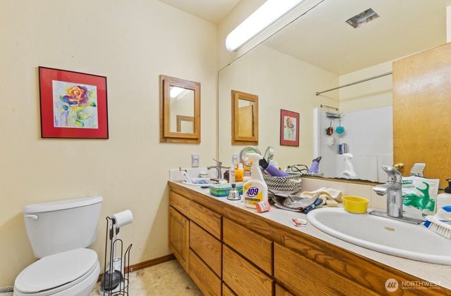 19510 215th Street E, Orting, WA 98360