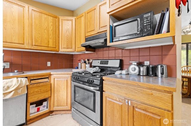 19510 215th Street E, Orting, WA 98360