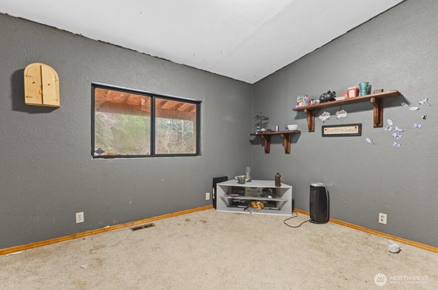 19510 215th Street E, Orting, WA 98360