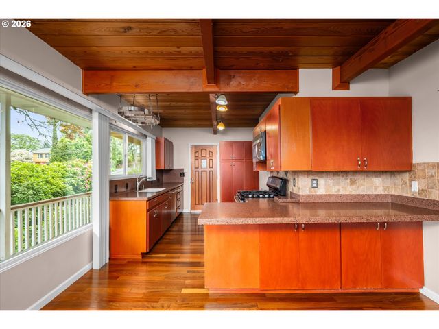 2012 GREINER St, Eugene, OR 97405