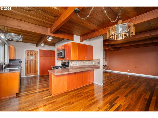 2012 GREINER St, Eugene, OR 97405