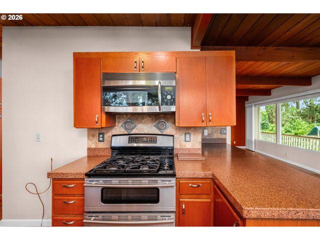 2012 GREINER St, Eugene, OR 97405