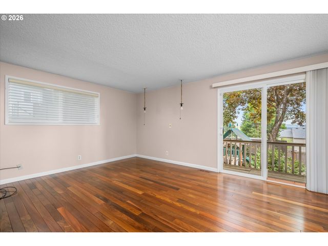 2012 GREINER St, Eugene, OR 97405
