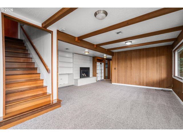 2012 GREINER St, Eugene, OR 97405