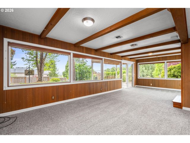2012 GREINER St, Eugene, OR 97405
