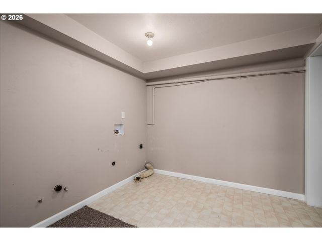 2012 GREINER St, Eugene, OR 97405