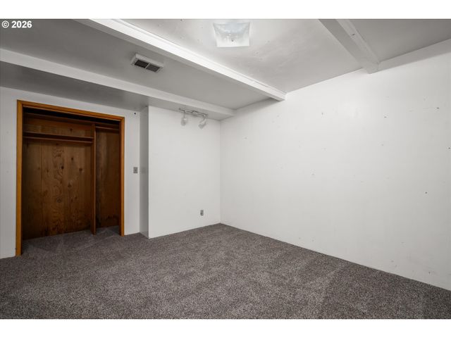 2012 GREINER St, Eugene, OR 97405