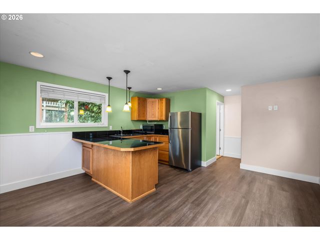 2012 GREINER St, Eugene, OR 97405