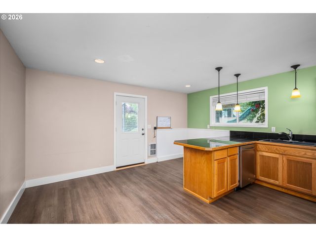 2012 GREINER St, Eugene, OR 97405