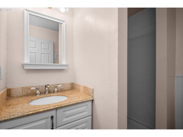 2012 GREINER St, Eugene, OR 97405