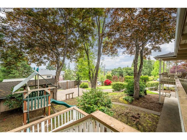 2012 GREINER St, Eugene, OR 97405