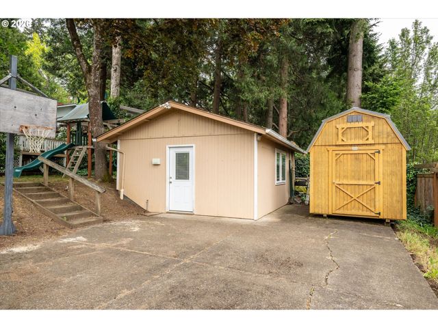 2012 GREINER St, Eugene, OR 97405