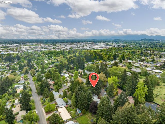 2012 GREINER St, Eugene, OR 97405