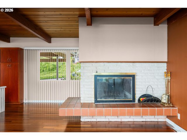 2012 GREINER St, Eugene, OR 97405