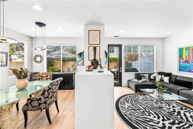 7651 Park Field Circle, Huntington Beach, CA 92648