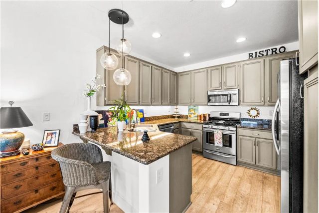 7651 Park Field Circle, Huntington Beach, CA 92648
