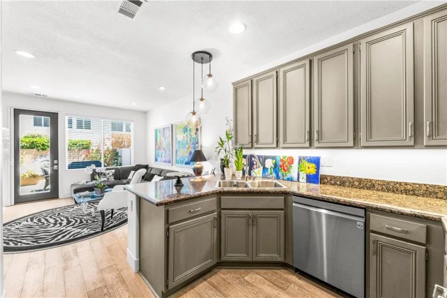 7651 Park Field Circle, Huntington Beach, CA 92648