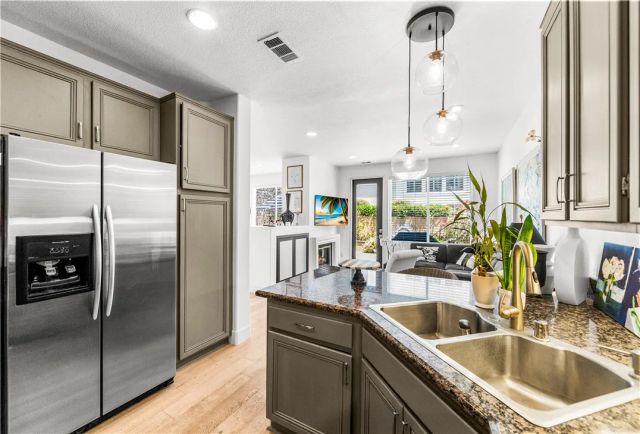 7651 Park Field Circle, Huntington Beach, CA 92648