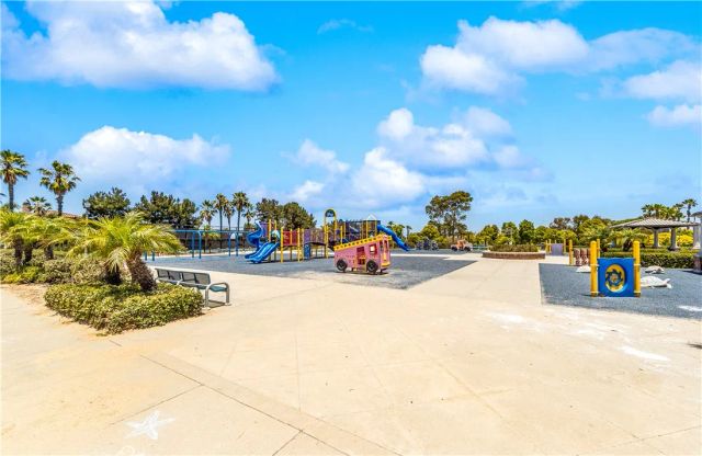 7651 Park Field Circle, Huntington Beach, CA 92648