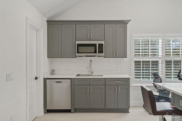 6355 E Bay Blvd, Gulf Breeze, FL 32563