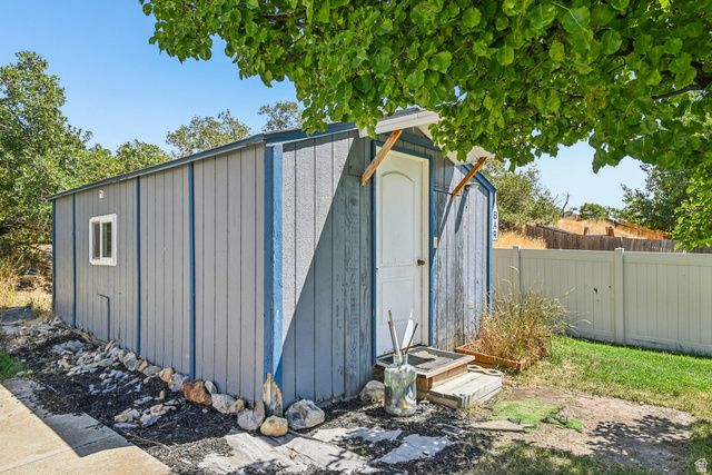 897 S CHEROKEE DR, Pleasant Grove, UT 84062