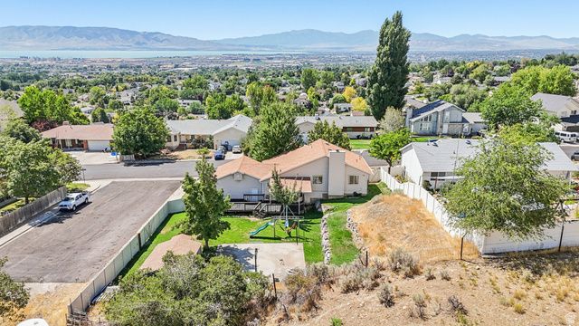 897 S CHEROKEE DR, Pleasant Grove, UT 84062