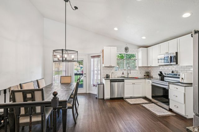 897 S CHEROKEE DR, Pleasant Grove, UT 84062