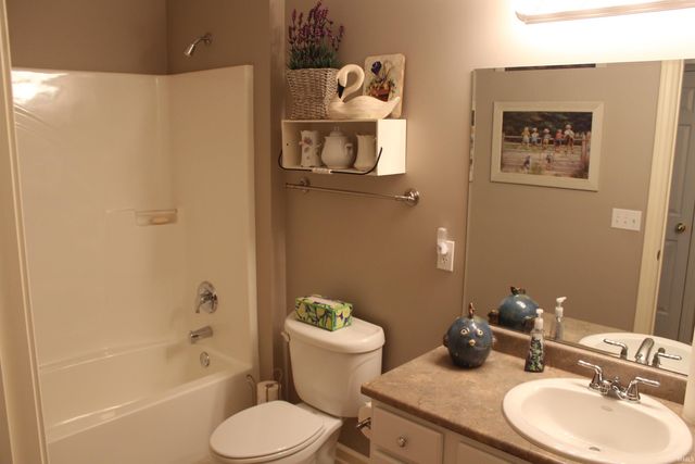 3233 Treebark Lane, Fort Wayne, IN 46804