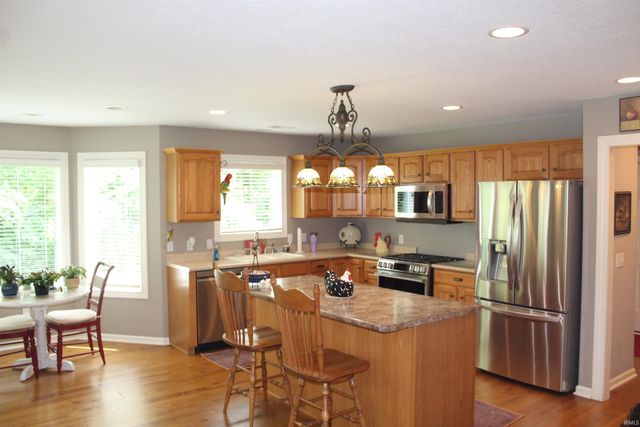 3233 Treebark Lane, Fort Wayne, IN 46804