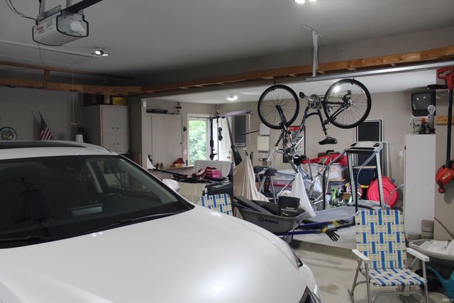 3233 Treebark Lane, Fort Wayne, IN 46804