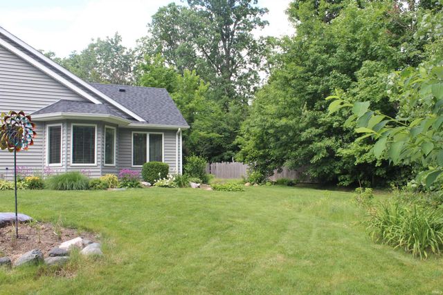3233 Treebark Lane, Fort Wayne, IN 46804
