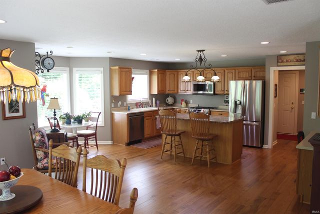 3233 Treebark Lane, Fort Wayne, IN 46804