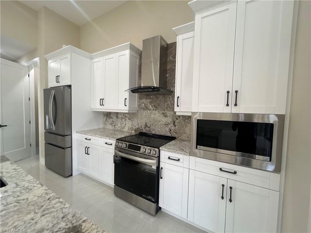 2820 NW 25th ST, Cape Coral, FL 33993