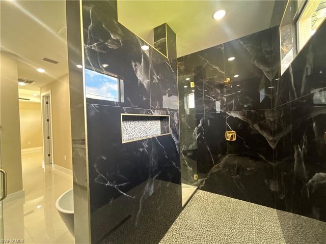 2820 NW 25th ST, Cape Coral, FL 33993