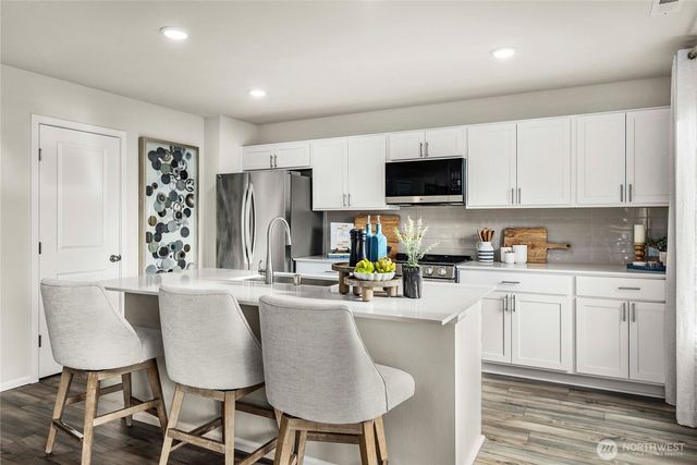 9846 Ferns Loop SE, Yelm, WA 98597